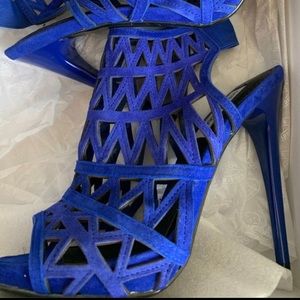 New Steve Madden blue suede heels size 7